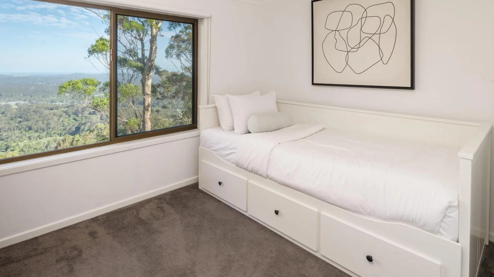 Montville Retreat With Hinterland & Coastal Views Hébergement de vacances